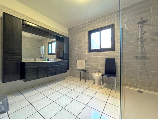 Maison 7 pièces 194 m2