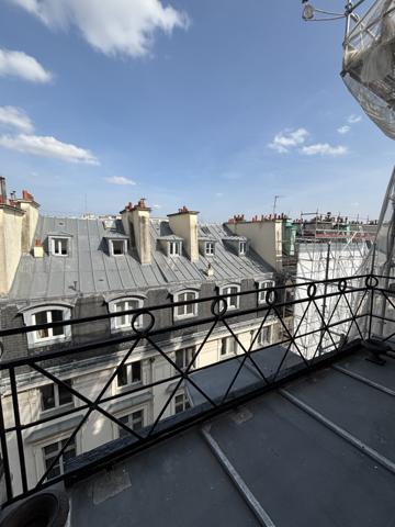 Paris (75001) Rue Richelieu – Charmant appartement avec terrasse – Placement rare