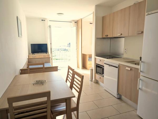 T2 Vue mer sur le port de plaisance