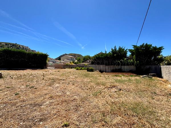 Les Pennes Mirabeau-Terrain à bâtir d'une superficie de 775m²