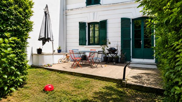 Appartement
         4 pièces
        - 113 m² Exclusivité 385 000 € *
