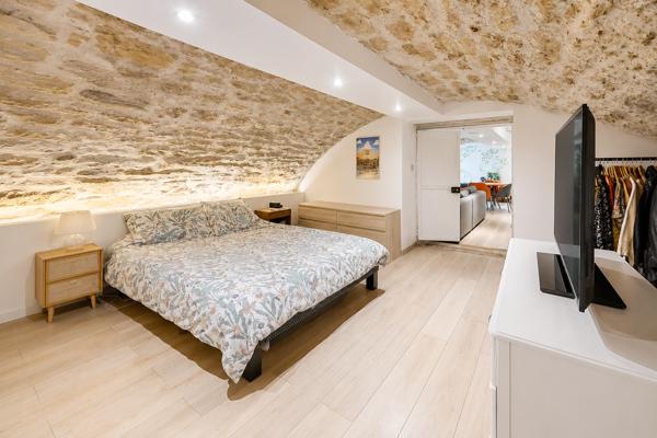 Appartement
         4 pièces
        - 113 m² Exclusivité 385 000 € *