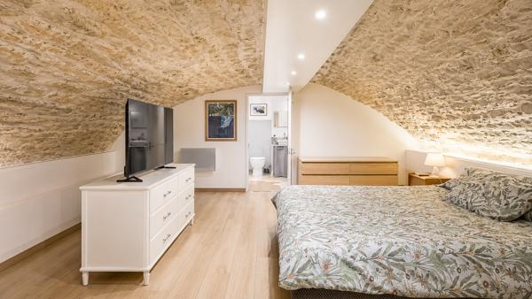 Appartement
         4 pièces
        - 113 m² Exclusivité 385 000 € *