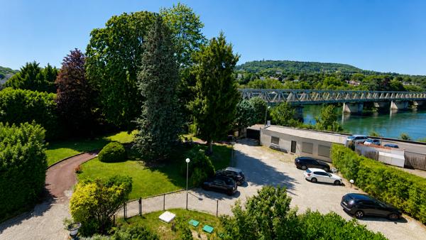 Appartement
         4 pièces
        - 113 m² Exclusivité 385 000 € *