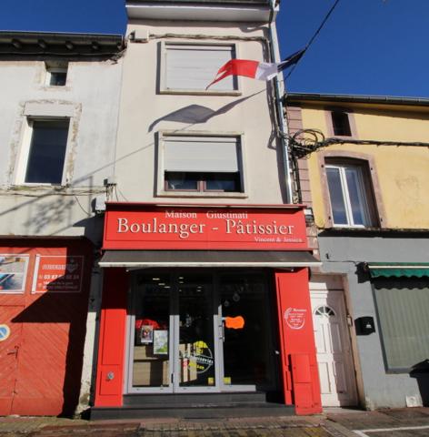 Bouzonville (57320) Immeuble 166 m² 1 local commercial et 1 appartement