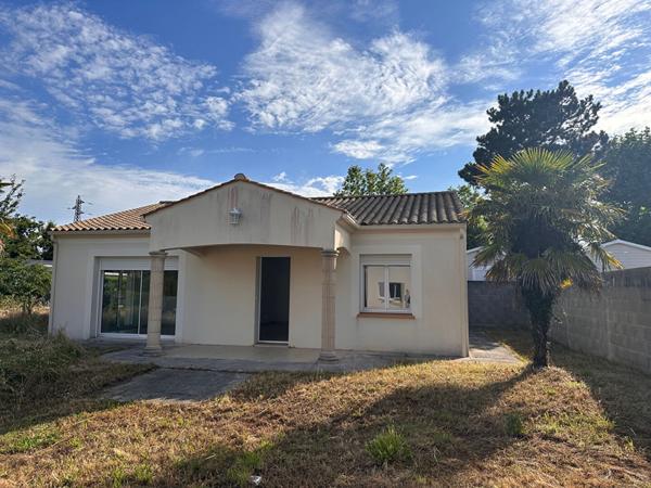 Maison Les Sables D Olonne, 2 chambres, 94m² Jardin parking.