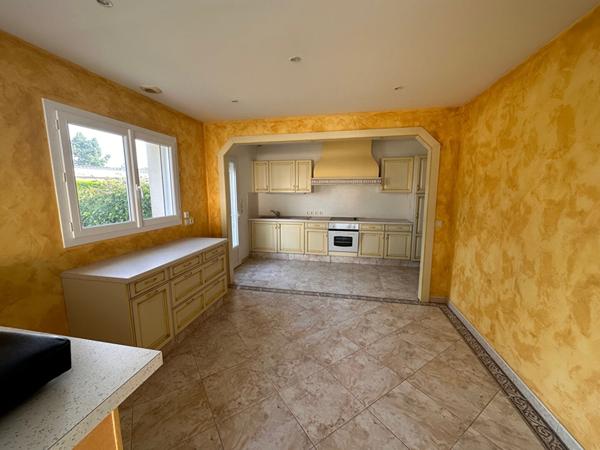 Maison Les Sables D Olonne, 2 chambres, 94m² Jardin parking.
