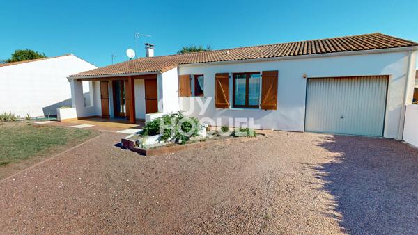 Exclusivité - A vendre à Le Chateau d'Oléron - Beau terrain  - 2 chambres + grand garage + dépendance