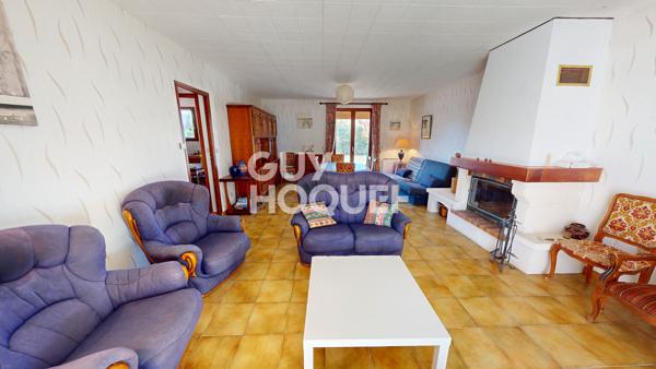 Exclusivité - A vendre à Le Chateau d'Oléron - Beau terrain  - 2 chambres + grand garage + dépendance