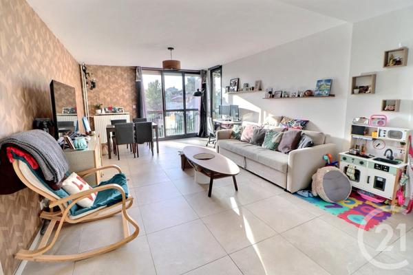 Appartement F3 à vendre  3 pièces - 63 m2 ST RAPHAEL - 83