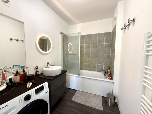 Pavillons-sous-Bois (93320) Appartement 3 Pièces avec balcon, parking - immeuble récent