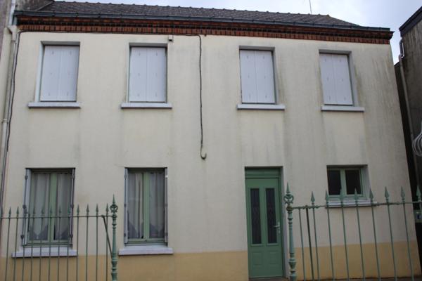 Maison à vendre 6 pièces 49) AVEC GRANGE DE 105M²