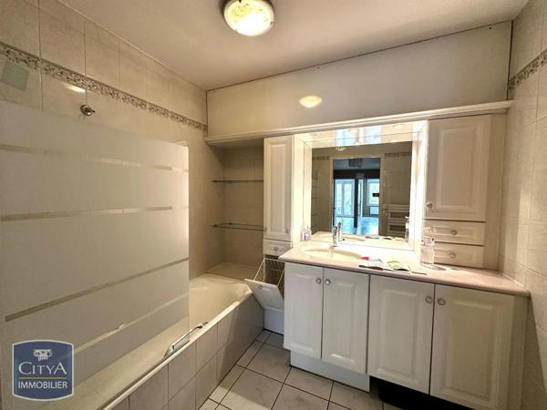 Appartement à louer 4 pièces 81.44m² Grenoble (38000)