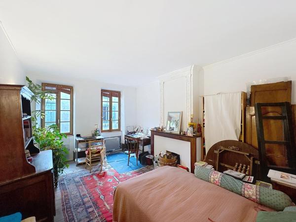 À visiter rapidement – maison de village rénovée