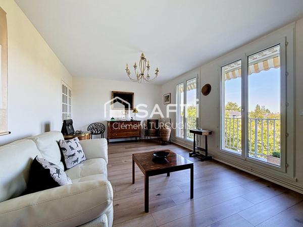 Appartement 85 m² rénovation de qualité proche commerces