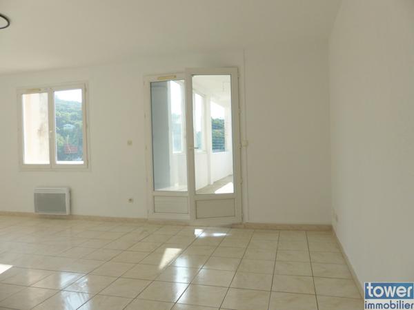 T4 lumineux avec balcon, vue dégagée et fort potentiel locatif – à deux pas des Thermes