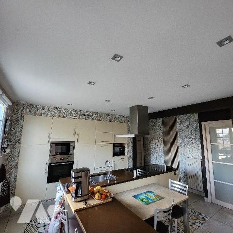 SAINT PIERRE LA COUR (53) 4 chambres, grand terrain, sous-sol, grenier aménageable