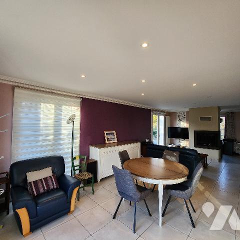 SAINT PIERRE LA COUR (53) 4 chambres, grand terrain, sous-sol, grenier aménageable