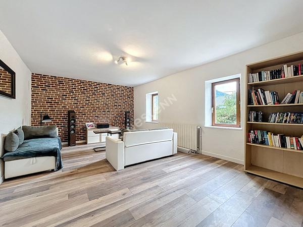 FAVERGES SEYTHENEX _ Maison de village 5 pièces de 158 m², avec garage, à vendre