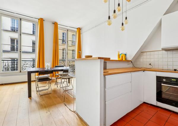 Appartement Paris 3 pièce(s) 64 m2 - 2/3 pièces 