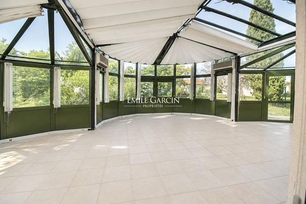 À vendre - Saint Christoly Medoc  -  Maison avec dépendances