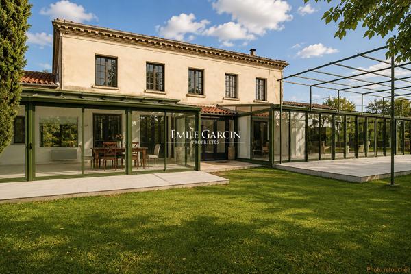 À vendre - Saint Christoly Medoc  -  Maison avec dépendances