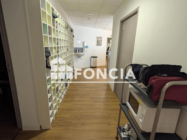 Location Local commercial 14 pièces 175 m² - 2 AVENUE DES HAMEAUX DU GOLF Juvignac 34990