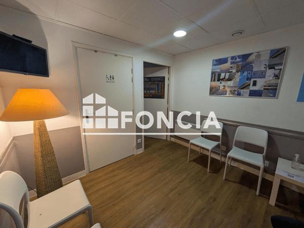 Location Local commercial 14 pièces 175 m² - 2 AVENUE DES HAMEAUX DU GOLF Juvignac 34990
