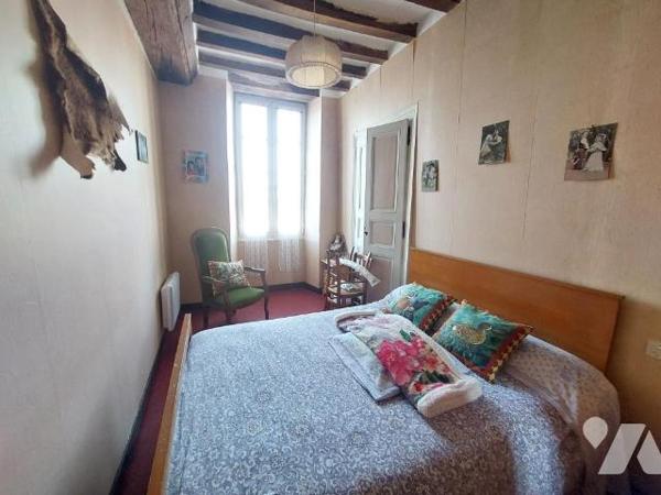 A VENDRE-MAISON AU COEUR DU VILLAGE