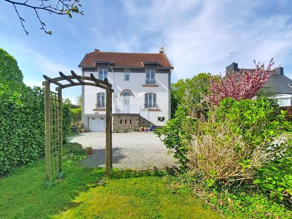 HENNEBONT : Maison de maître rénovée – Charme, élégance et confort