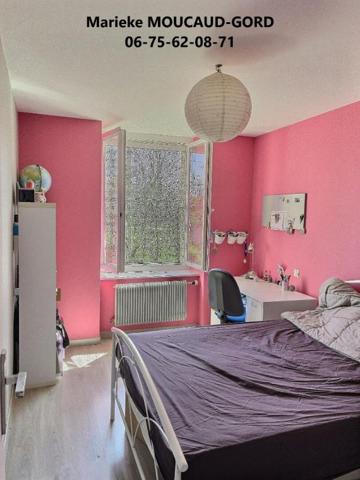 **EXCLUSIVITE**LES VILLETTES 43600 Maison 154 m² 4 chambres sur 9 000 m² terrain attenant