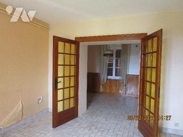 Maison  située dans un secteur calme composée de 7 pièces et dépendances
Le tout sur 52 a 21 ca