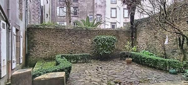 Appartement centre-ville,  proche de toutes commodités, faculté de médecine et hôpital Morvan.