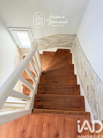 Maison à vendre 6 pièces 136 m² Saint-Barthélemy-d'Anjou