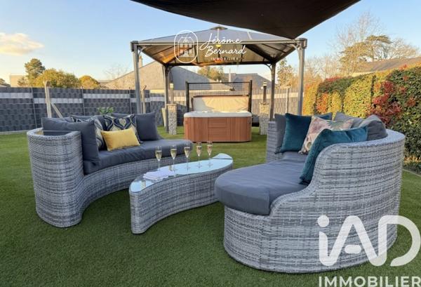 Maison à vendre 6 pièces 136 m² Saint-Barthélemy-d'Anjou