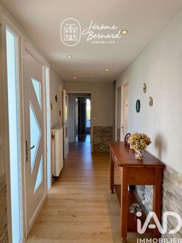 Maison à vendre 6 pièces 136 m² Saint-Barthélemy-d'Anjou