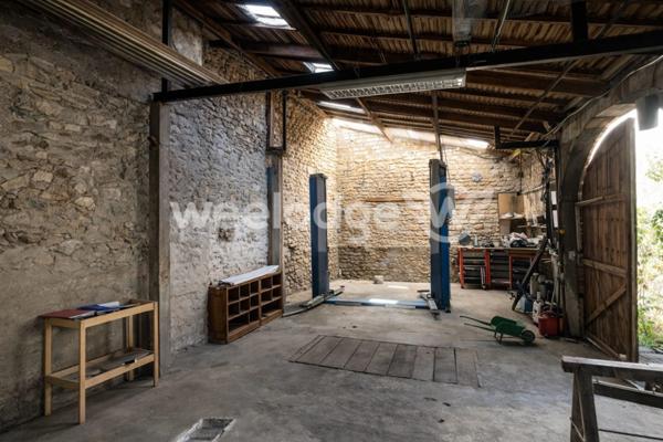 Maison à vendre 5 pièces de 235 m² à Ecquevilly