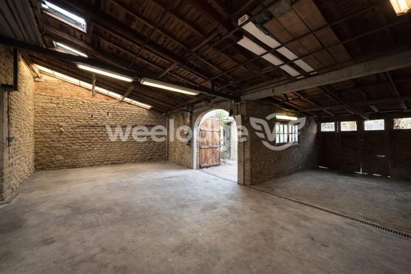 Maison à vendre 5 pièces de 235 m² à Ecquevilly