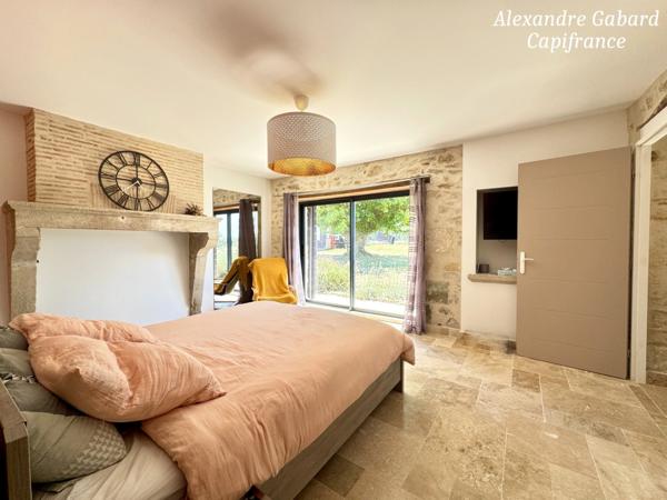 SUD REOLAIS - Maison en pierre rénovée - 7 chambres - Terrain 5 000 m² - Piscine - Dépendances