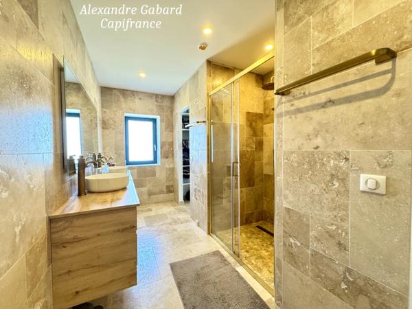 SUD REOLAIS - Maison en pierre rénovée - 7 chambres - Terrain 5 000 m² - Piscine - Dépendances