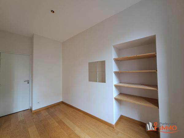 Très bel appartement en hyper centre avec parking balcon et ascenseur