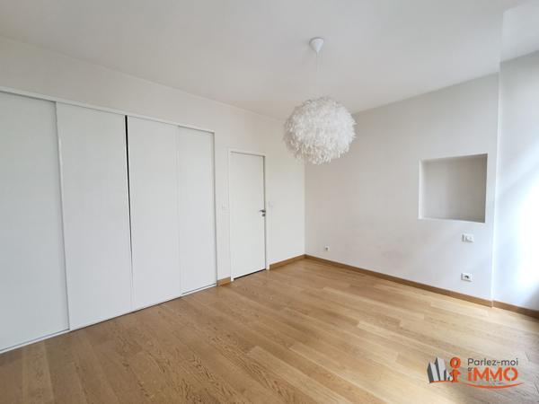 Très bel appartement en hyper centre avec parking balcon et ascenseur