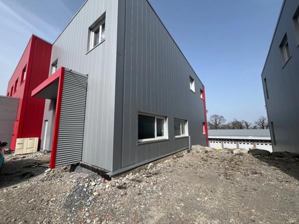 Bâtiment commercial à fort potentiel – Zone artisanale de Maxilly (74500)