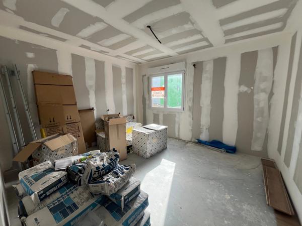 Bâtiment commercial à fort potentiel – Zone artisanale de Maxilly (74500)