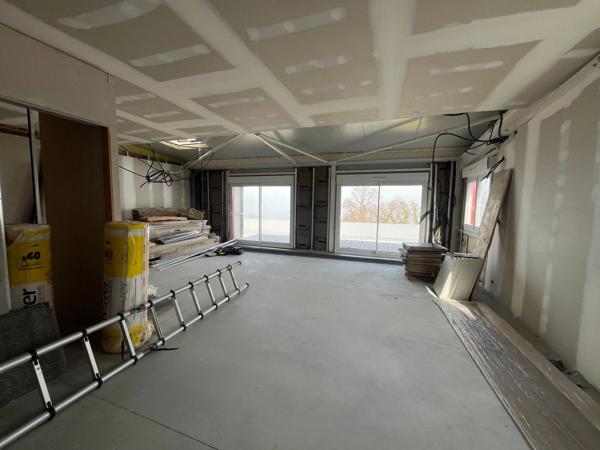 Bâtiment commercial à fort potentiel – Zone artisanale de Maxilly (74500)