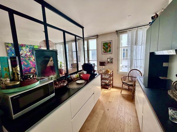 bdx centre,duplex, traversant,calme,lumieux,terrasse