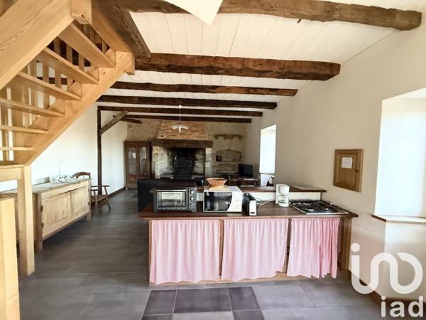 Maison rustique 10 pièces de 295 m² à Figeac (46100)