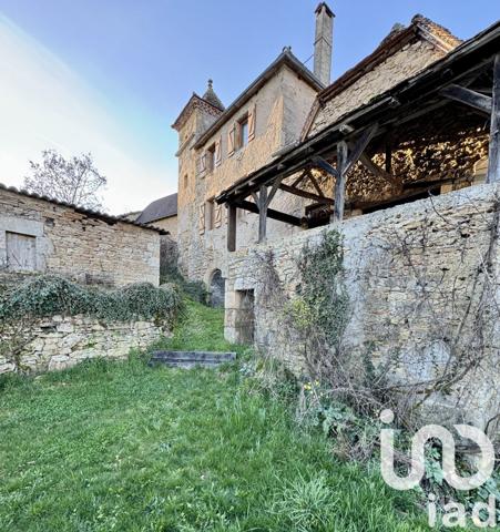 Maison rustique 10 pièces de 295 m² à Figeac (46100)