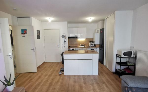 Appartement à vendre    2 pièces • 41 m2 Vénissieux