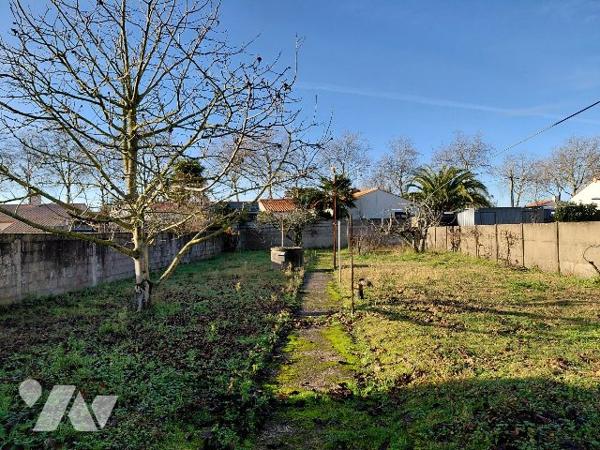 CHALLANS - MAISON 3 PIECES - TERRAIN 800 M²